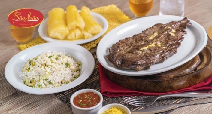 São João - PIRAJÁ, Carne de Sol (400g) + Baião de Dois + Macaxeira + Vinagrete e Farofa
