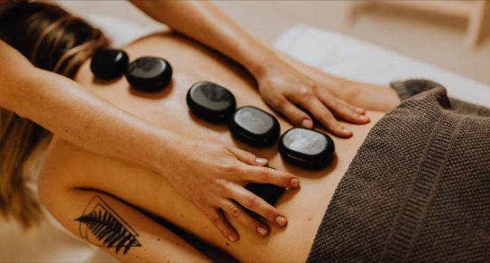 Elisângela Massoterapeuta, Massagem Relaxante + Liberação Miofascial + Pedras Quentes + Ventosaterapia