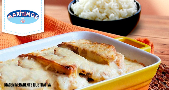Peixe a Delícia (filé de peixe, banana, molho branco e queijo) com arroz branco Peixe a Delícia (filé de peixe, banana, molho branco e queijo) com arroz branco