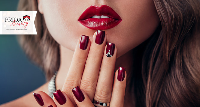 Manicure com joia de unha + Pedicure na Frida Beauty Manicure com joia de unha + Pedicure na Frida Beauty