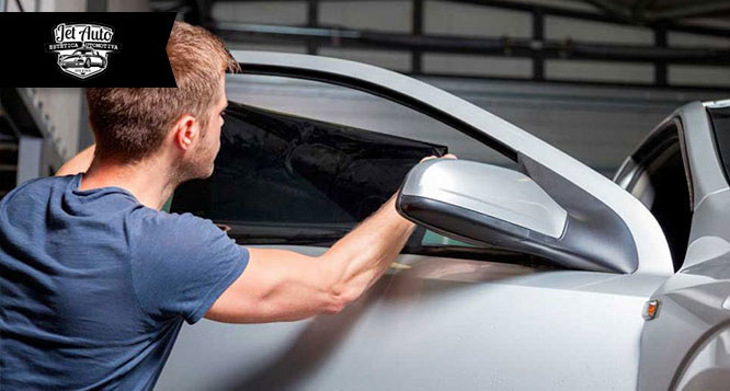 Aplicação de Película Fumê Automotiva no conforto da sua casa pela Jet Auto Aplicação de Película Fumê Automotiva no conforto da sua casa pela Jet Auto
