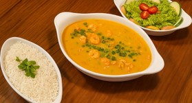 João do Caranguejo, Peixe ao molho de camarão com arroz e salada