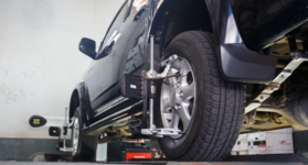 Chefe Pneus Auto Center, 1 Alinhamento + 4 balanceamentos para SUV no Chefe Pneus Auto Center Chefe Pneus Auto Center, 1 Alinhamento + 4 balanceamentos para SUV no Chefe Pneus Auto Center